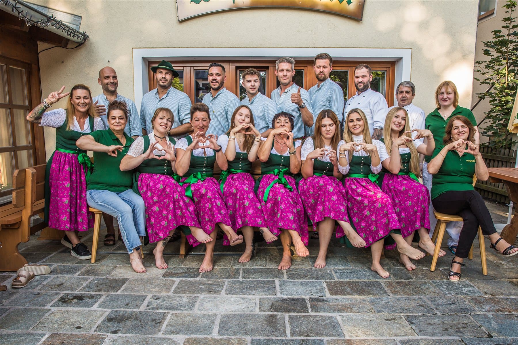 Das Team vom Weißbräustüberl Miesbach am Marienplatz in Miesbach